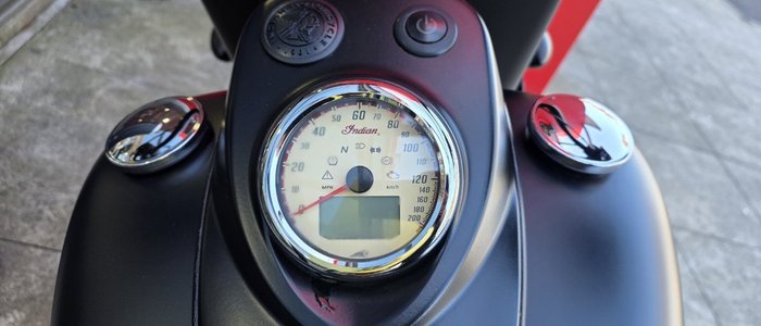 2016 Indian CHIEFTAIN DARK HORSE BLACK