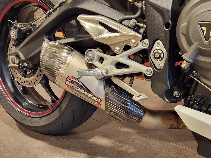 2018 Triumph Street Triple R 765 Street Triple White