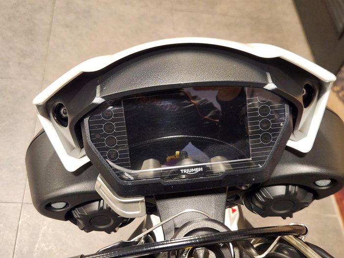 2018 Triumph Street Triple R 765 Street Triple White