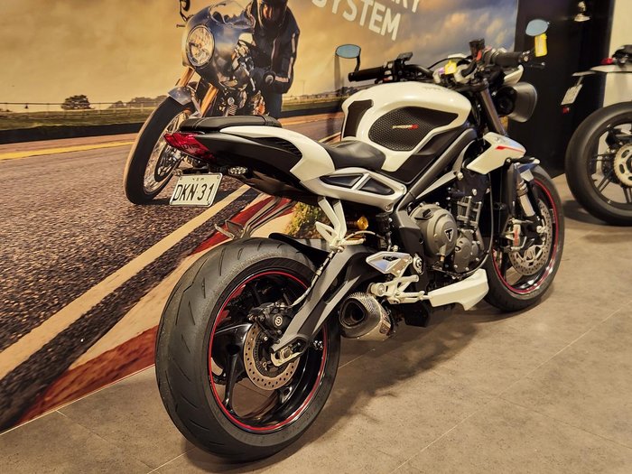 2018 Triumph Street Triple R 765 Street Triple White