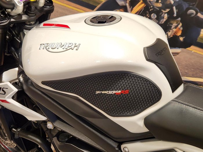 2018 Triumph Street Triple R 765 Street Triple White