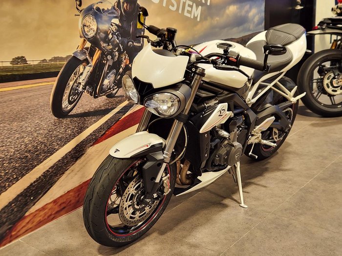 2018 Triumph Street Triple R 765 Street Triple White