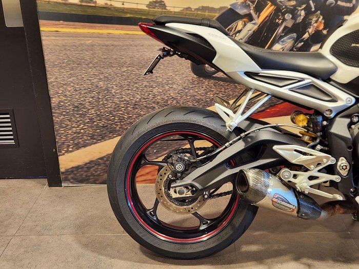 2018 Triumph Street Triple R 765 Street Triple White