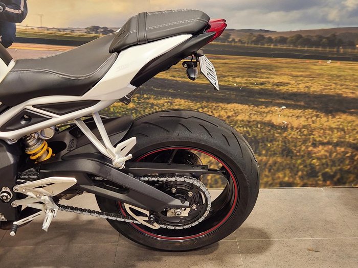 2018 Triumph Street Triple R 765 Street Triple White