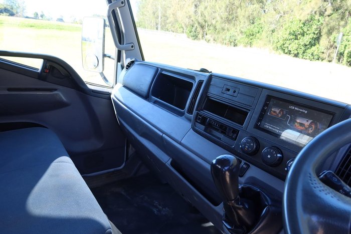 2013 Fuso Canter 815