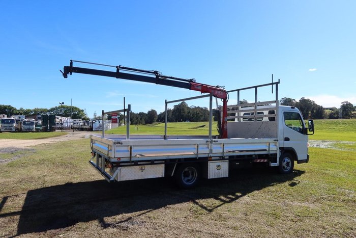 2013 Fuso Canter 815