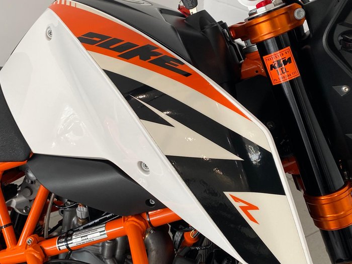 2014 KTM 690 Duke R Duke White