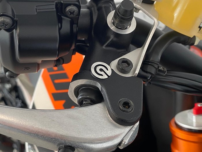 2014 KTM 690 Duke R Duke White