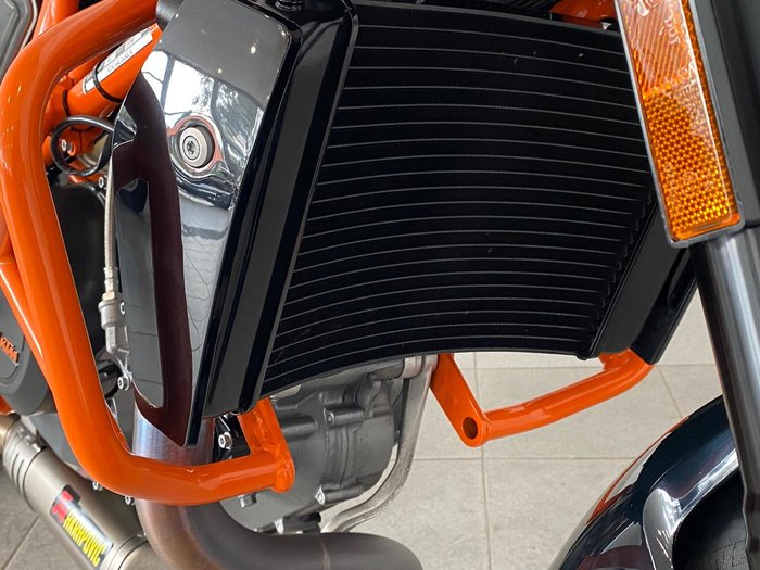 2014 KTM 690 Duke R Duke White