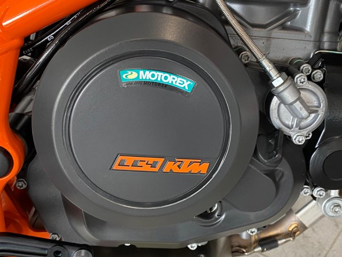 2014 KTM 690 Duke R Duke White