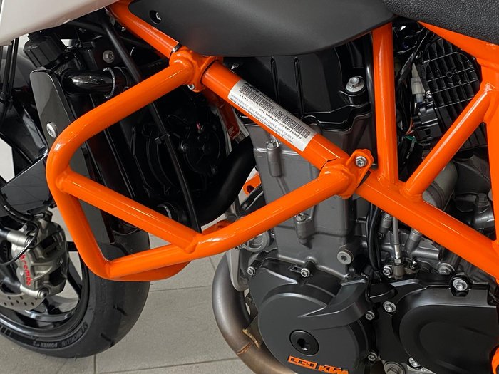 2014 KTM 690 Duke R Duke White