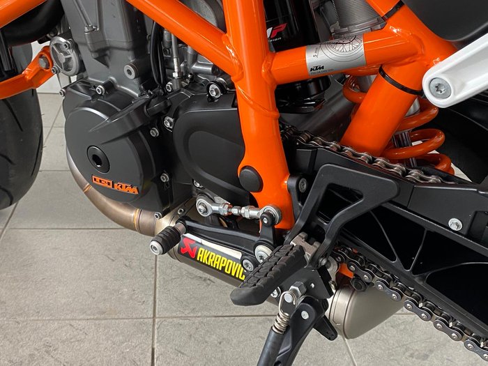 2014 KTM 690 Duke R Duke White