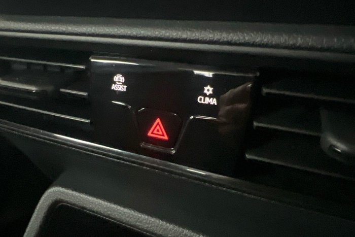 2022 Volkswagen Caddy TSI220