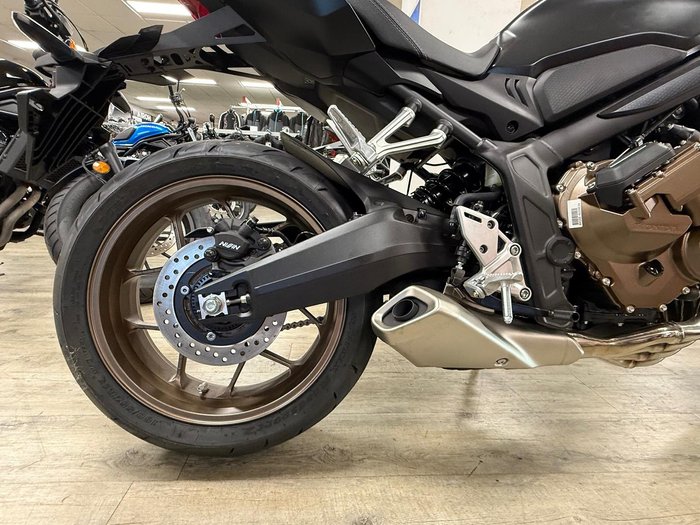 2025 Honda CB650R E-Clutch CB Black