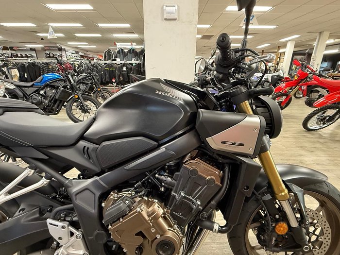 2025 Honda CB650R E-Clutch CB Black