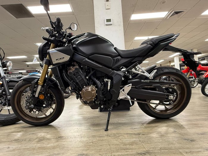 2025 Honda CB650R E-Clutch CB Black