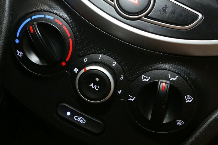 2012 Hyundai Accent Active