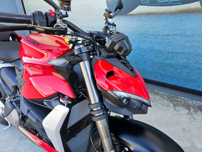 2024 DUCATI STREETFIGHTER V2 Red