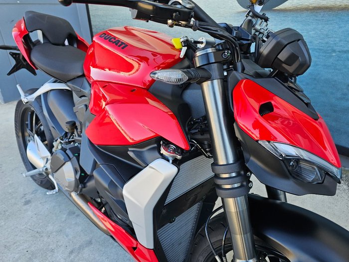 2024 DUCATI STREETFIGHTER V2 Red