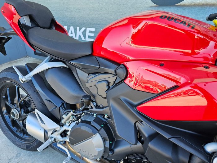 2024 DUCATI STREETFIGHTER V2 Red