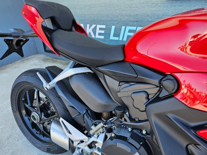 2024 DUCATI STREETFIGHTER V2 Red