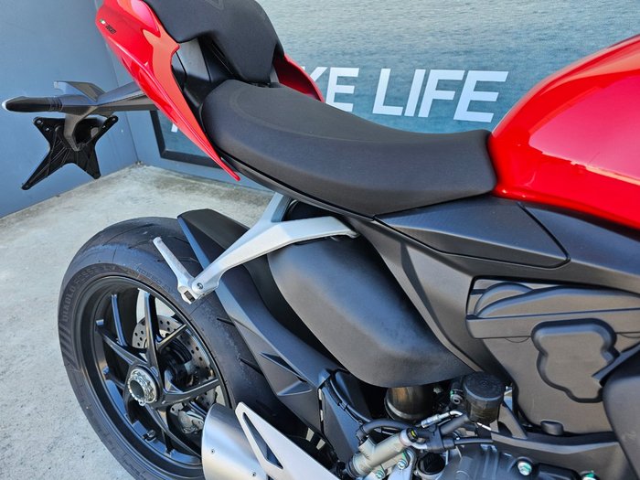 2024 DUCATI STREETFIGHTER V2 Red