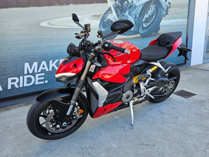 2024 DUCATI STREETFIGHTER V2 Red