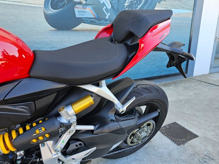 2024 DUCATI STREETFIGHTER V2 Red