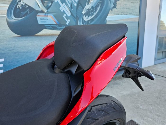 2024 DUCATI STREETFIGHTER V2 Red