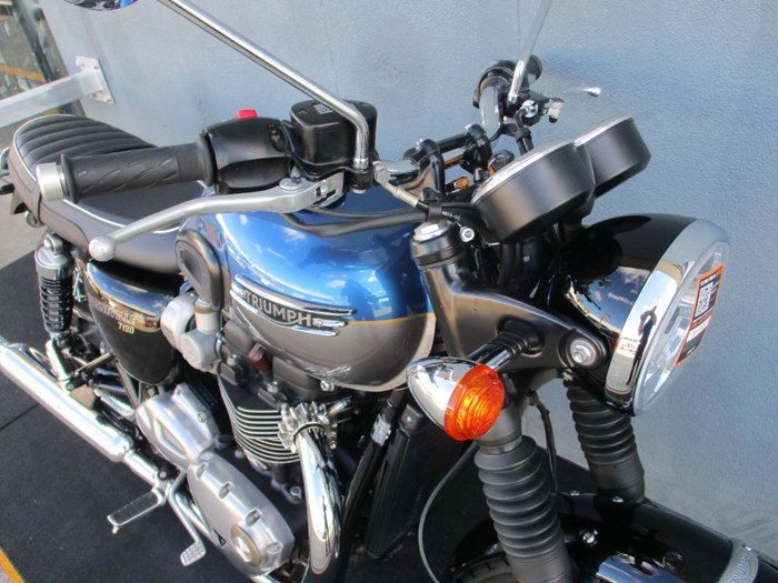 2022 Triumph BONNEVILLE T120 BLUE