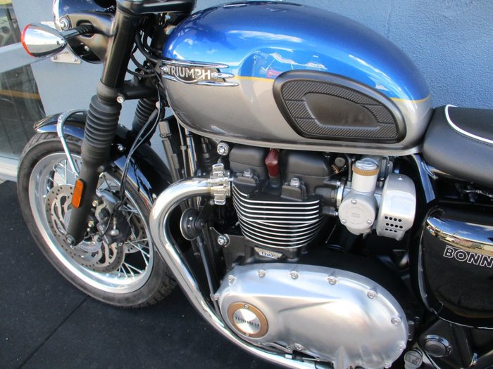 2022 Triumph BONNEVILLE T120 BLUE