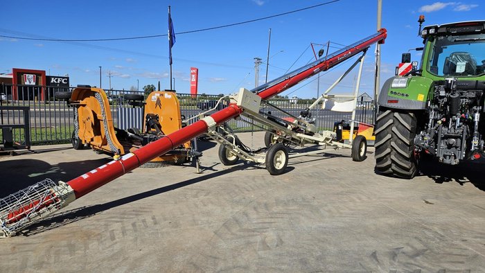 2025 Farm King 1051 Red