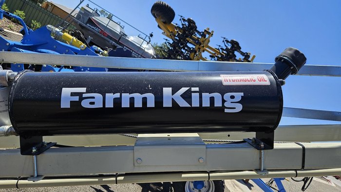 2025 Farm King 1051 Red