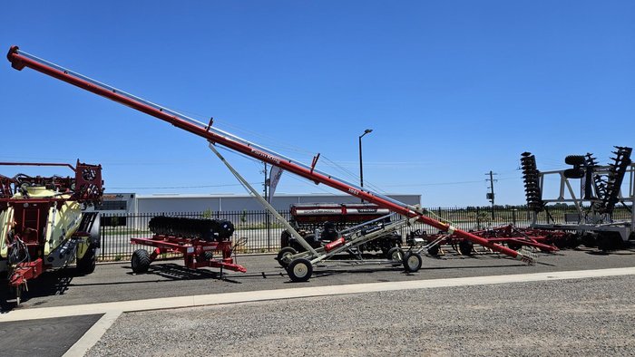 2025 Farm King 1061 Red