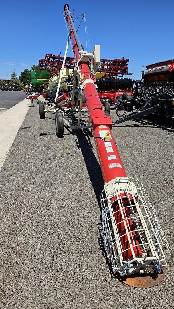 2025 Farm King 1061 Red
