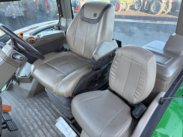 2023 John Deere 8R 370 Green