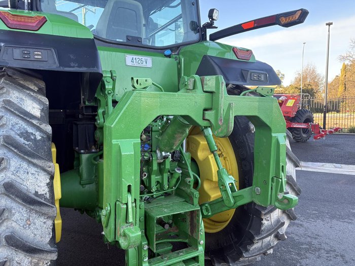 2023 John Deere 8R 370 Green