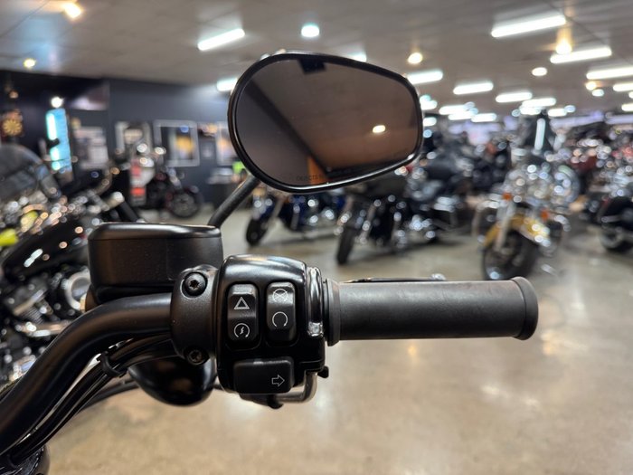 2017 Harley-davidson XL883 IRON 883 Black