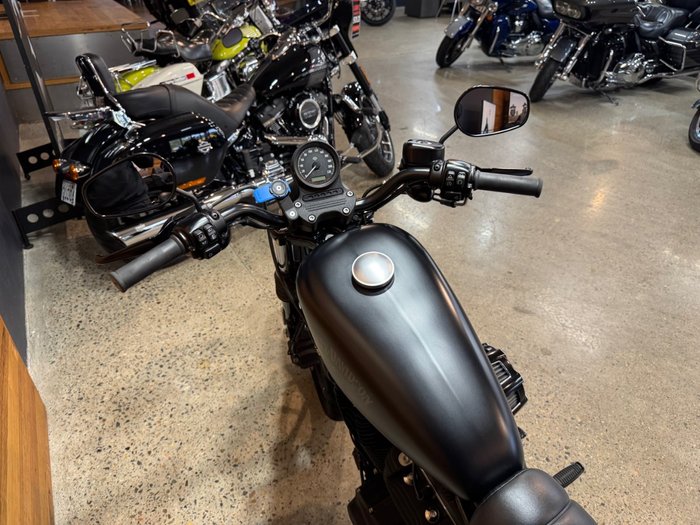 2017 Harley-davidson XL883 IRON 883 Black