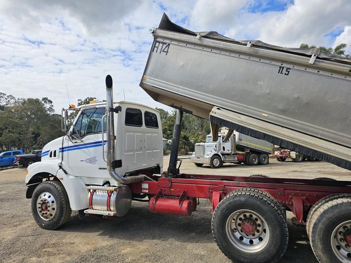2004 Sterling 7500 White