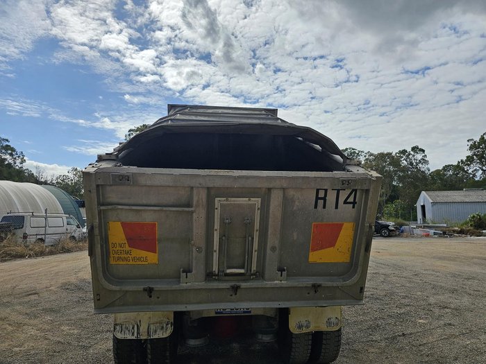2004 Sterling 7500 White