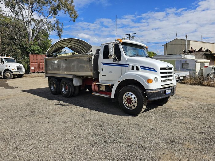 2004 Sterling 7500 White