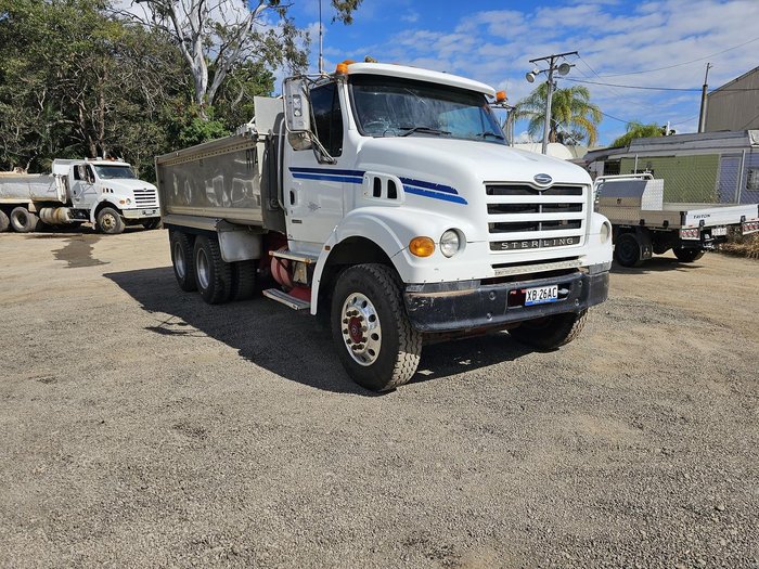 2004 Sterling 7500 White