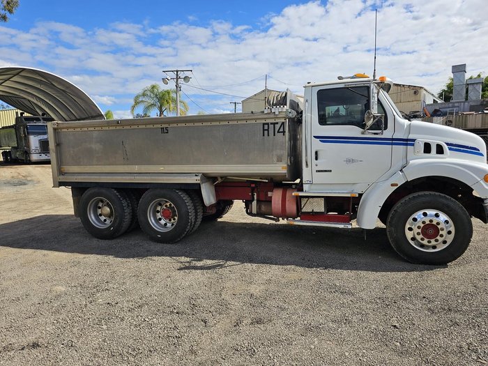 2004 Sterling 7500 White