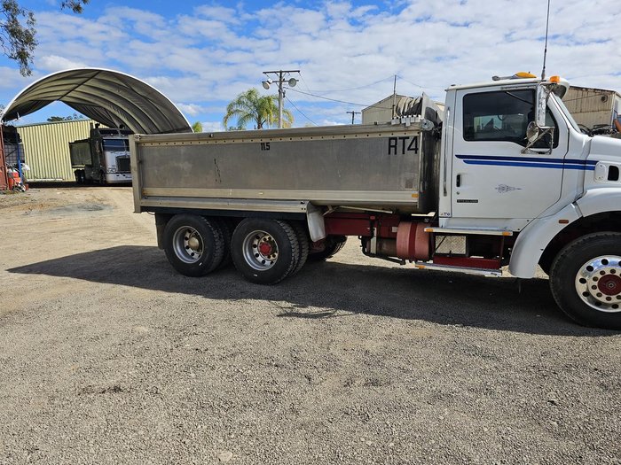 2004 Sterling 7500 White