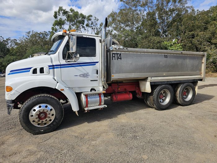2004 Sterling 7500 White