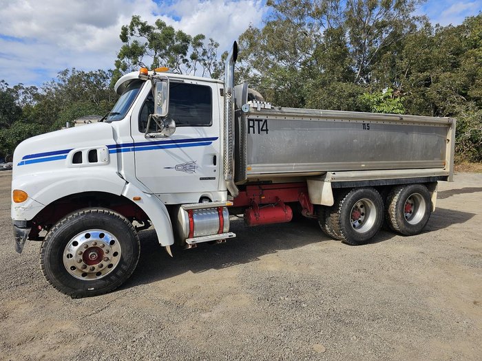 2004 Sterling 7500 White