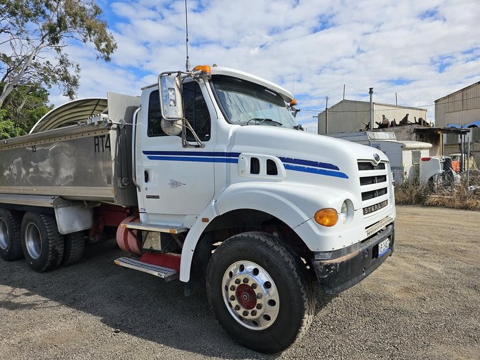 2004 Sterling 7500 White