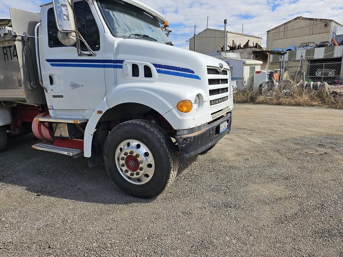 2004 Sterling 7500 White
