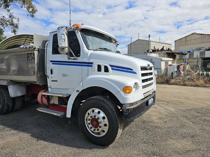 2004 Sterling 7500 White